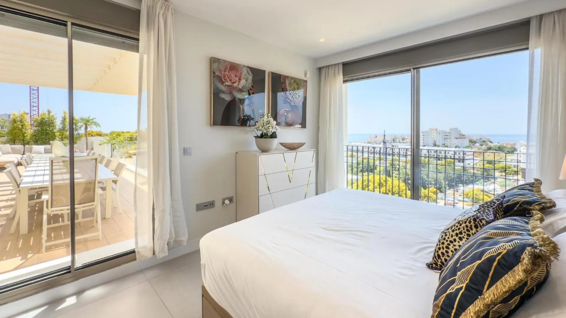 Hanami Scenic Luxury Apartment Estepona İspanya